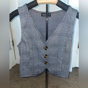 Liz&Sara plaid vest size M